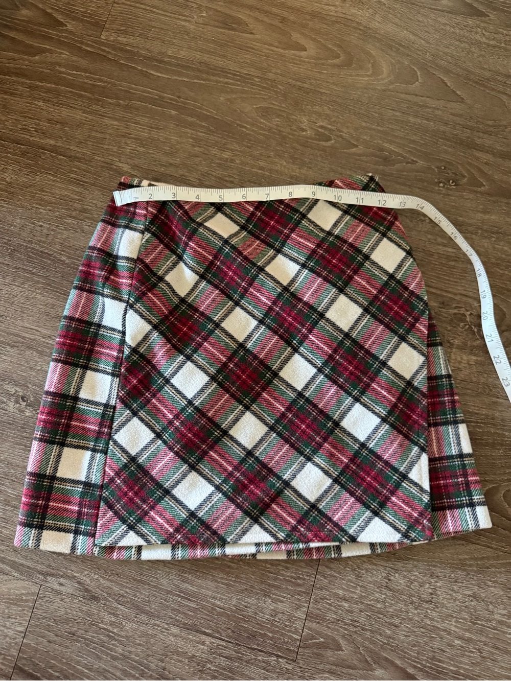 Hollister Plaid Red and Green Holiday Mini Skort